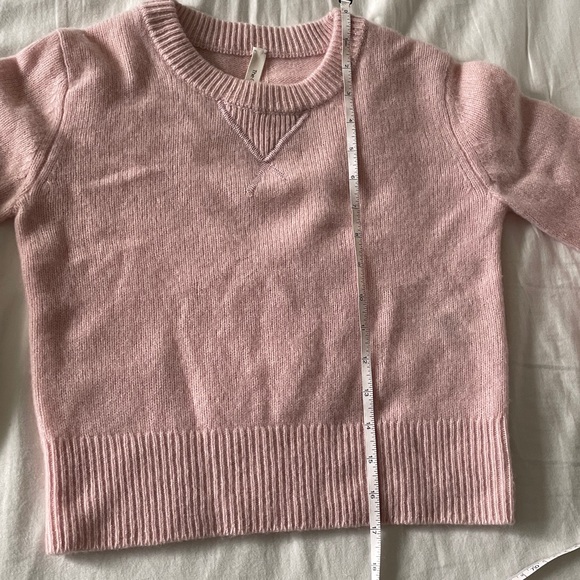 Aritzia Babaton Soft Pink cashmere Crew Neck Sweater xxs - Picture 5 of 6